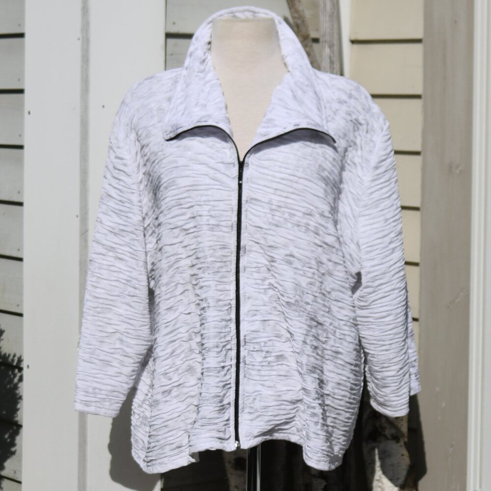 Artex Fashions Plus Size White w Silver Metallic Ribbed Knit Zip Jacket Sz 3X